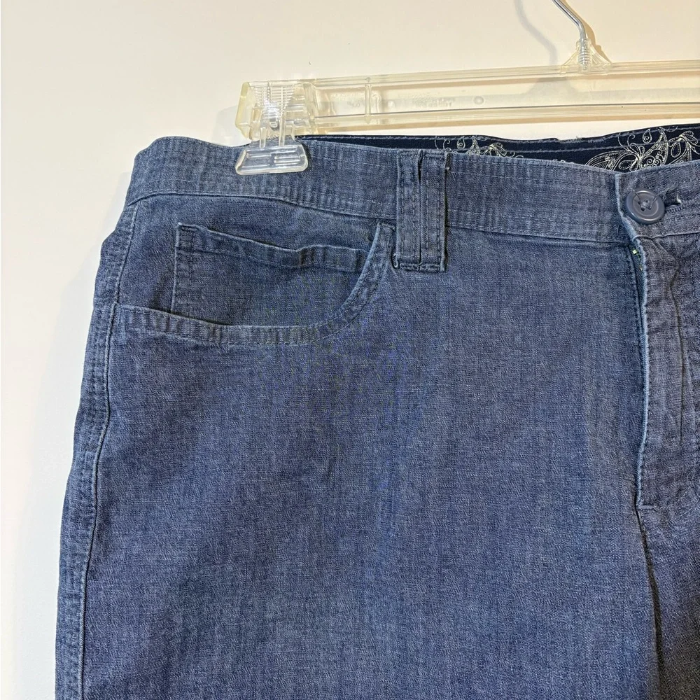 Riders Lee shorts Women’s size 16 M denim front and back pockets 9” inseam‎